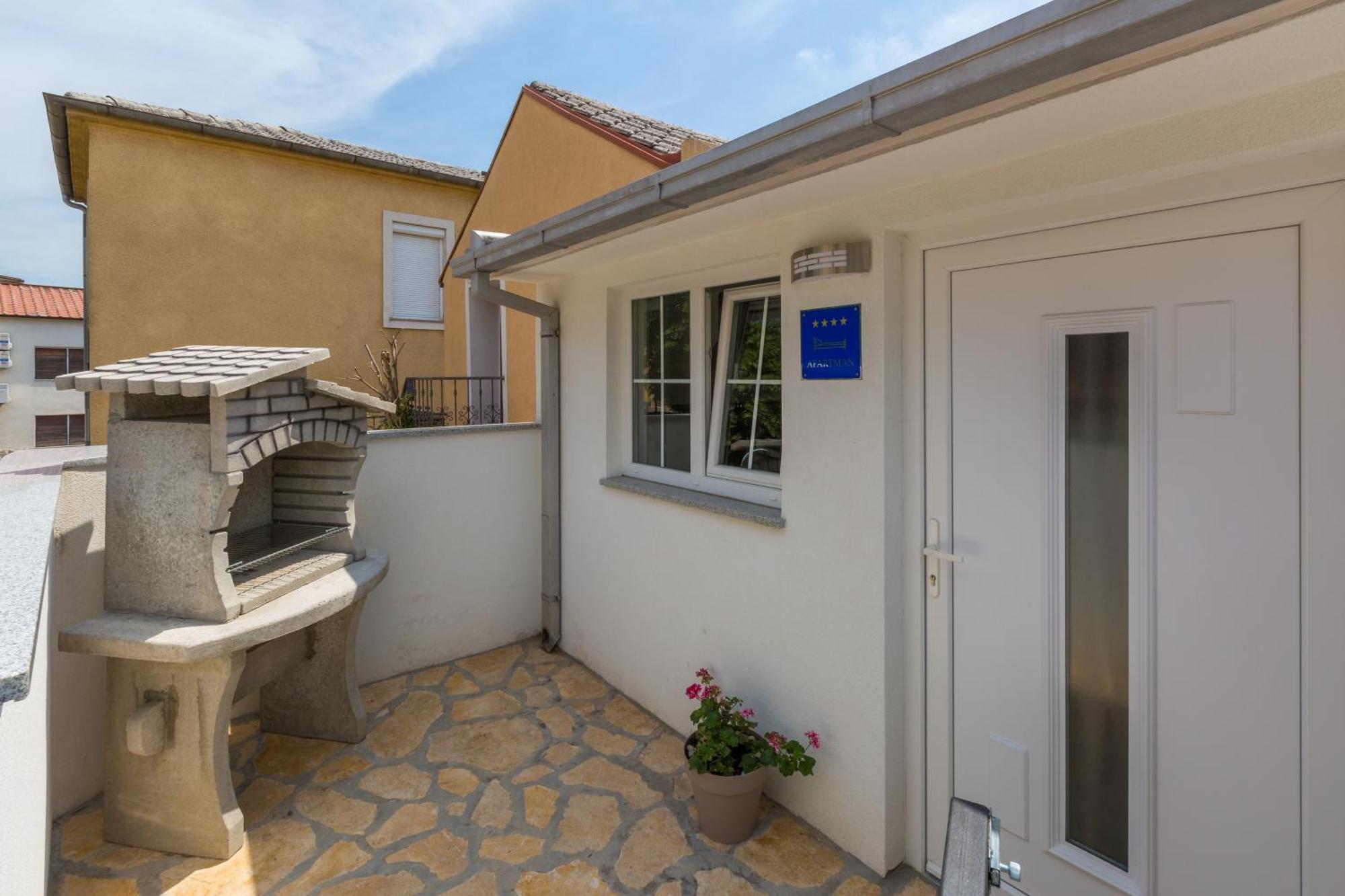 Nona Villa Crikvenica Exterior photo